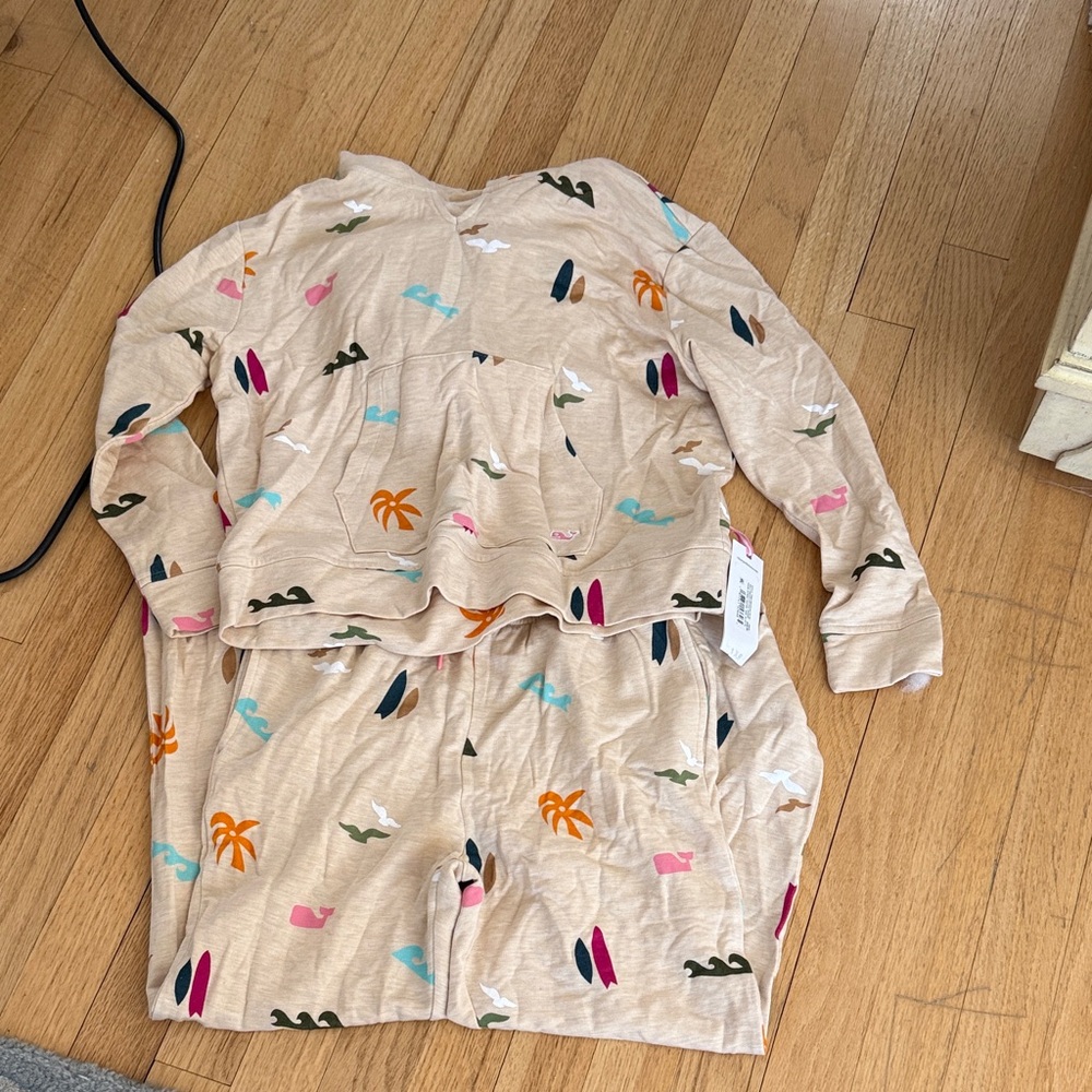 Vineyard Vines Tan Travel Set with Colorful Print, size medium